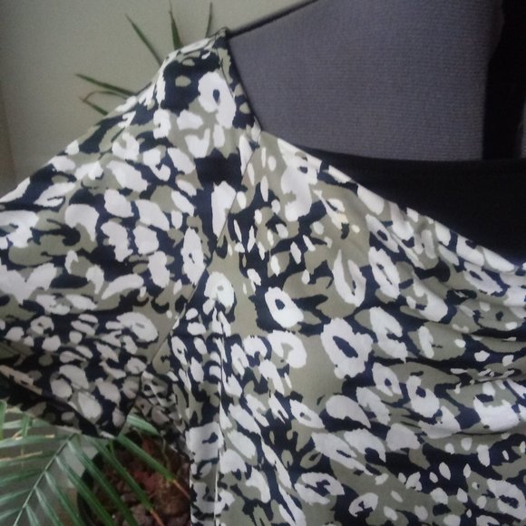 Leopard Print Blouse w/ Draped Neck & Lined Front - Picture 3 of 10